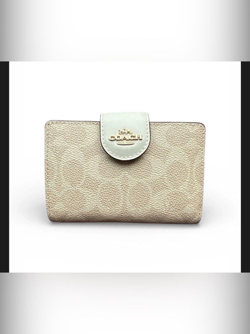 Coach Wallet Sand/Chalk Medium Corner Zip CW786